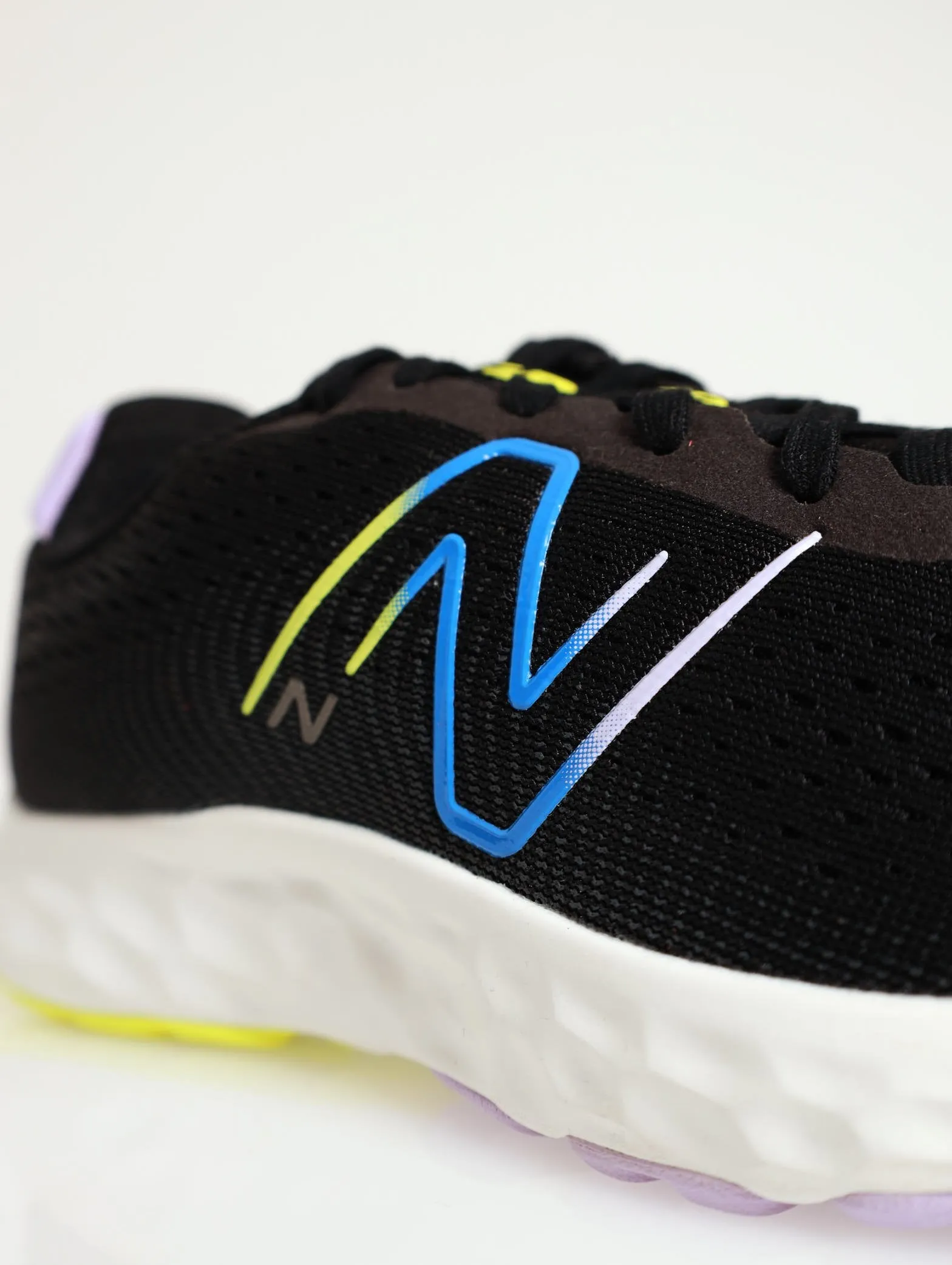 520 Lace-Up Running Sneaker - Black