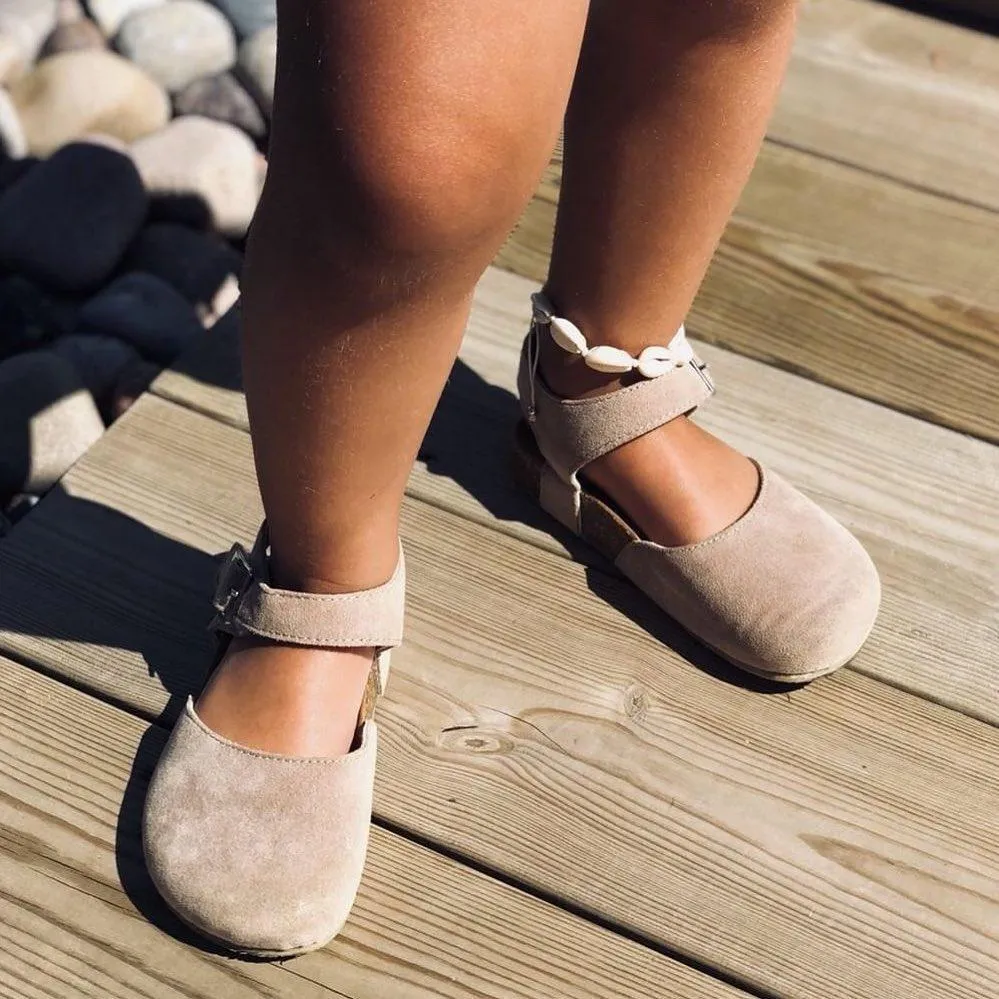 Astrid Sandal