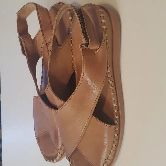 ATHENA PACIFIC Brown LEATHER CRISSCROSS FRONT COMFORT SANDALS Sz. 39