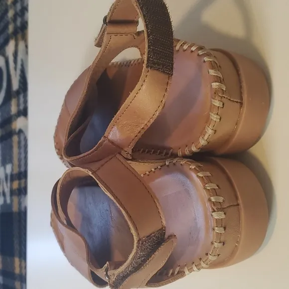 ATHENA PACIFIC Brown LEATHER CRISSCROSS FRONT COMFORT SANDALS Sz. 39
