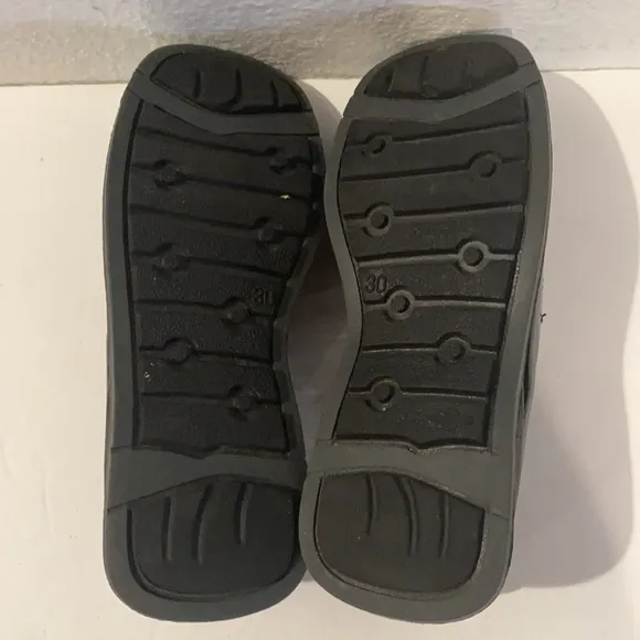 Authentic Dolce &amp; Gabbana little girls signature black patent leather loafers 12