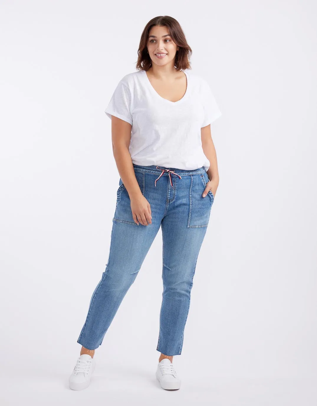 Cara Raw Hem Denim Jogger - Mid Wash