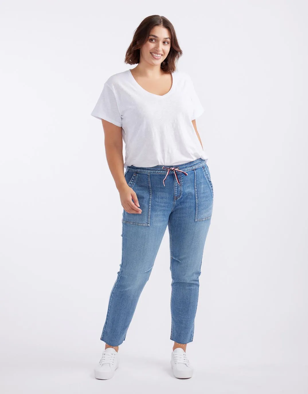 Cara Raw Hem Denim Jogger - Mid Wash