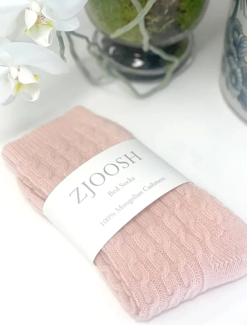 CASHMERE CABLE KNIT BED SOCKS | PINK