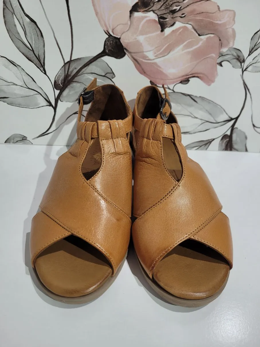Digby Tan/Tan by Le Sansa