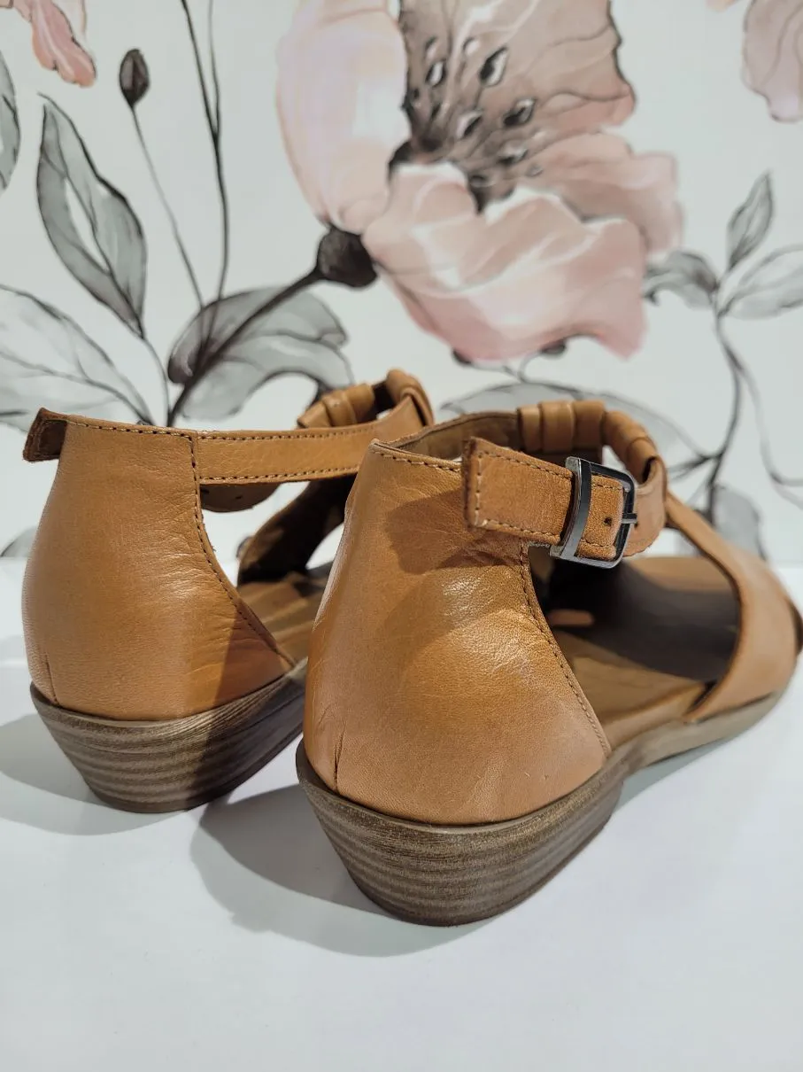 Digby Tan/Tan by Le Sansa