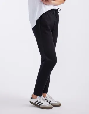 Everyday Ponte Jogger - Black On Black