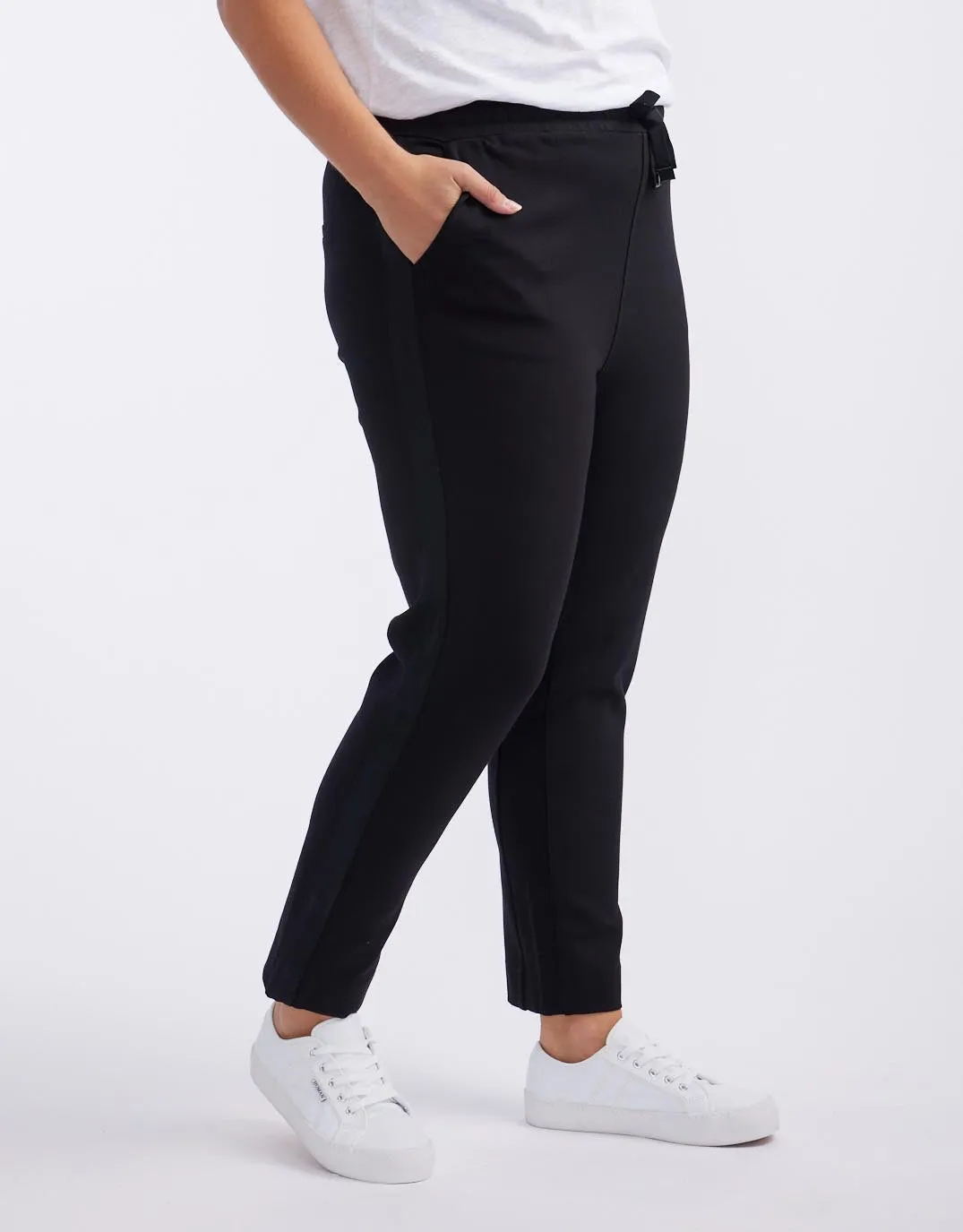 Everyday Ponte Jogger - Black On Black