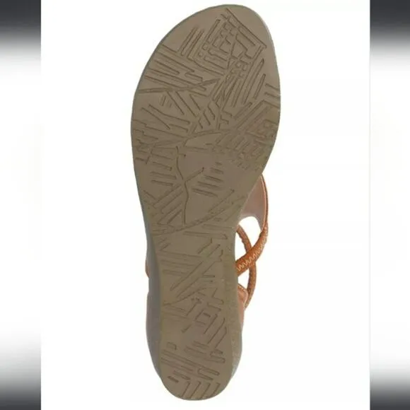 Journee Collection Trayle Sandal Wedge Brown 6.5 WIDE