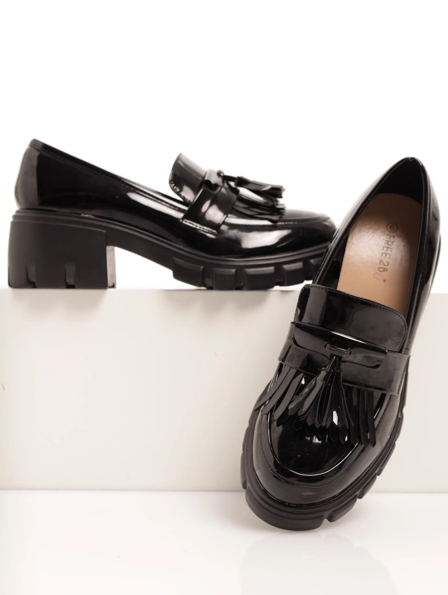 Ladies Platform Loafer With Tassle Detail - Black