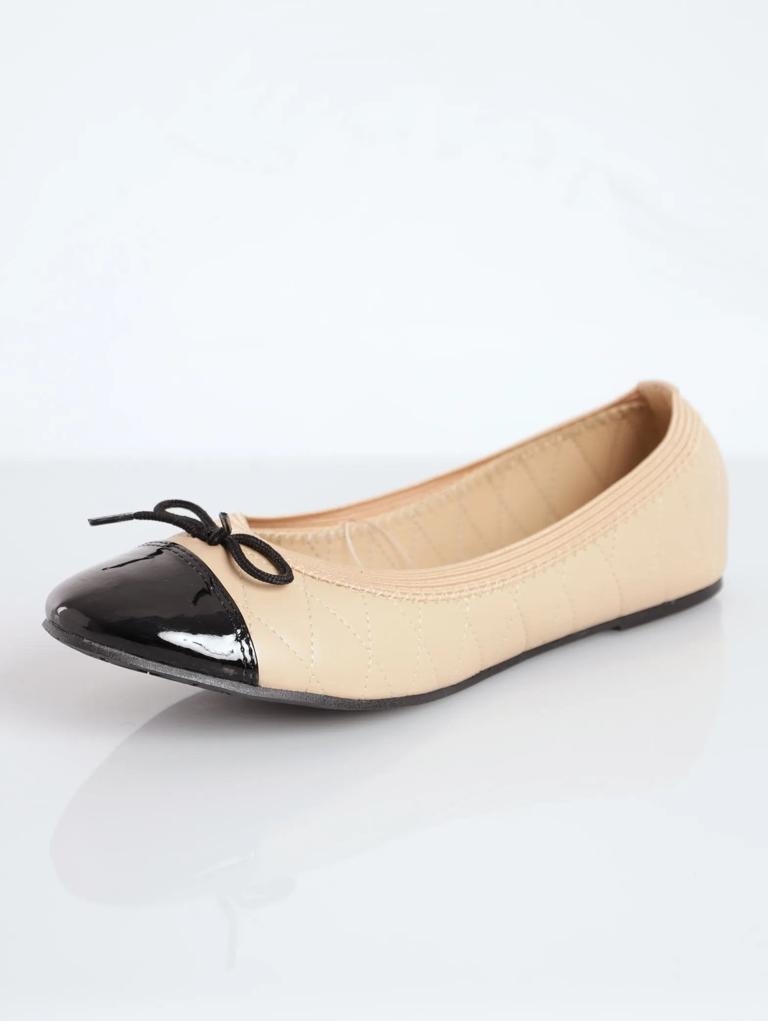 Ladies Quilted Colourblock Elasticated Pump With Bow - Oatmeal