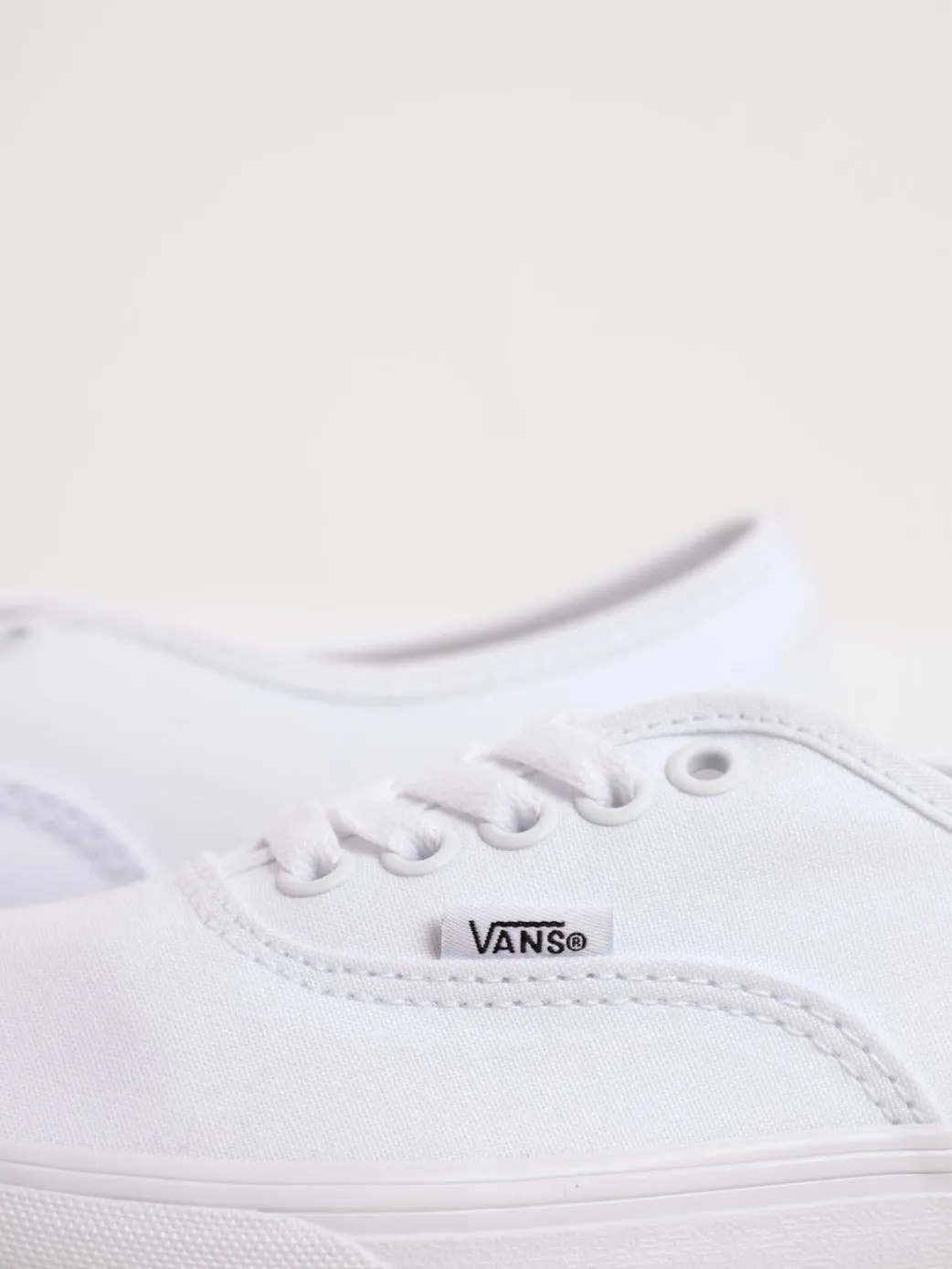 Ladies UA Authentic Platform 2.0 Sneaker - White