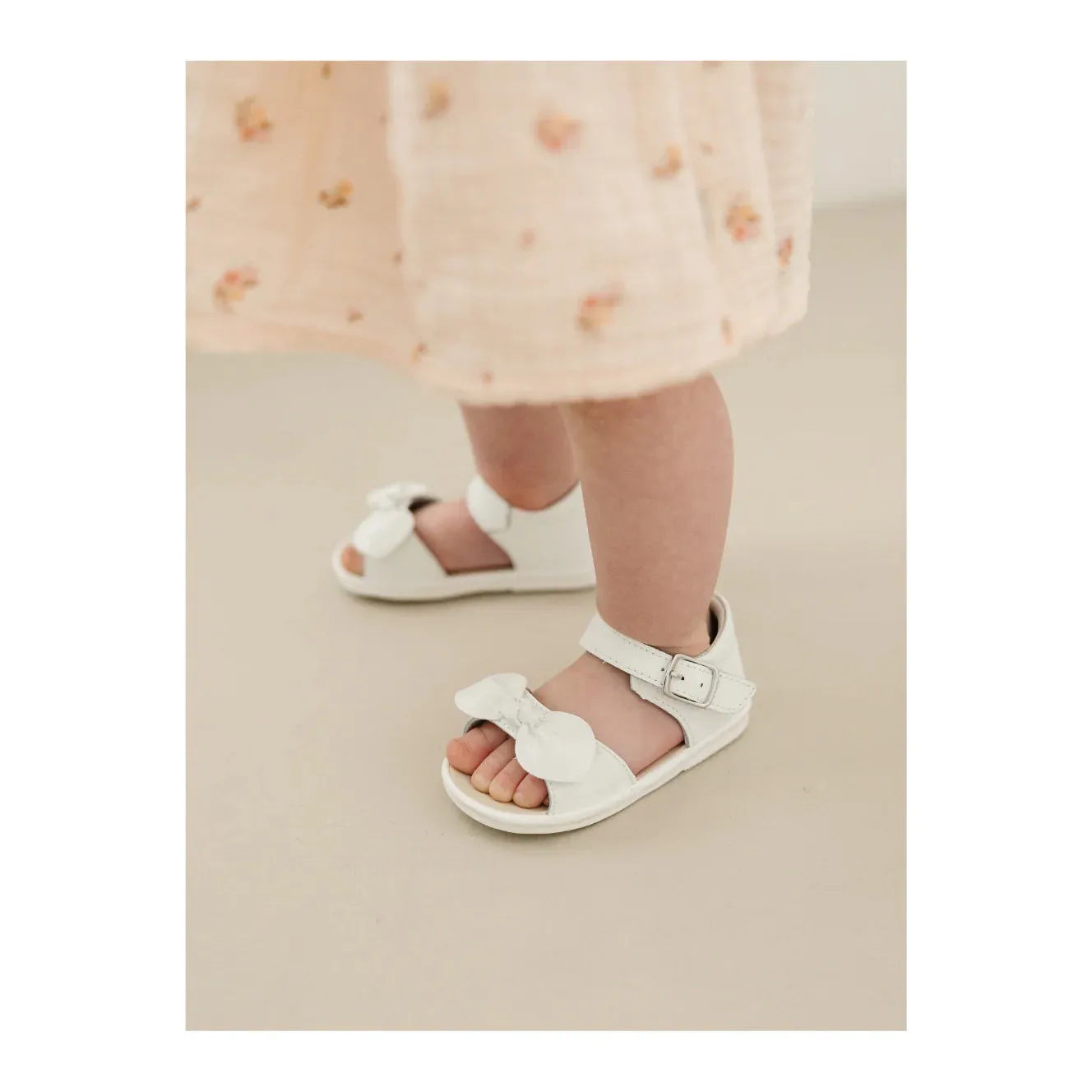 L'Amour- White Jolie Bow Sandal
