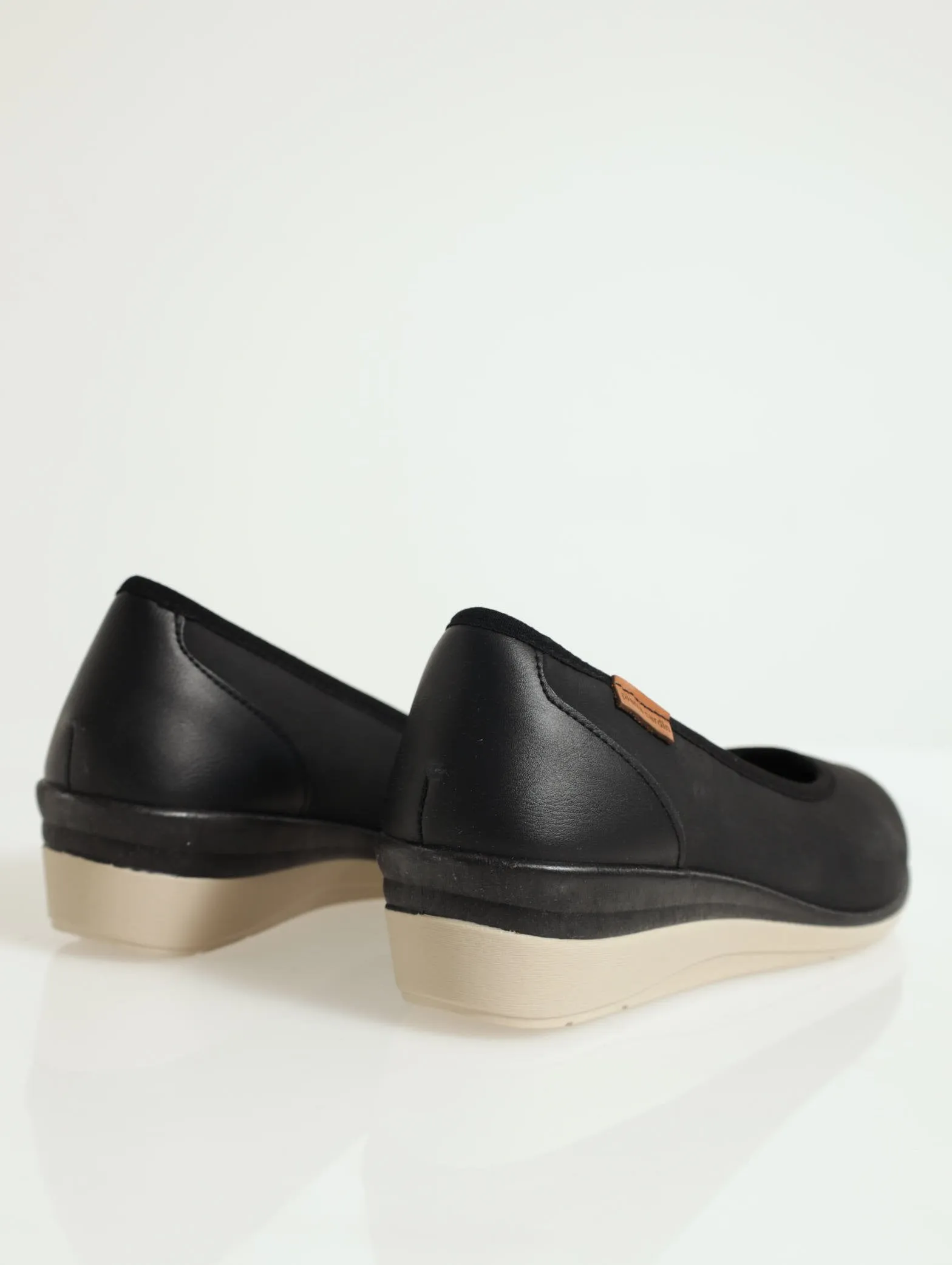 Low Wedge Comfort Pump - Black