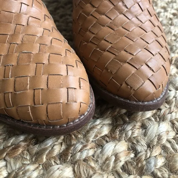 Madewell The Harper Braided Mule. Leather. Size 7.5