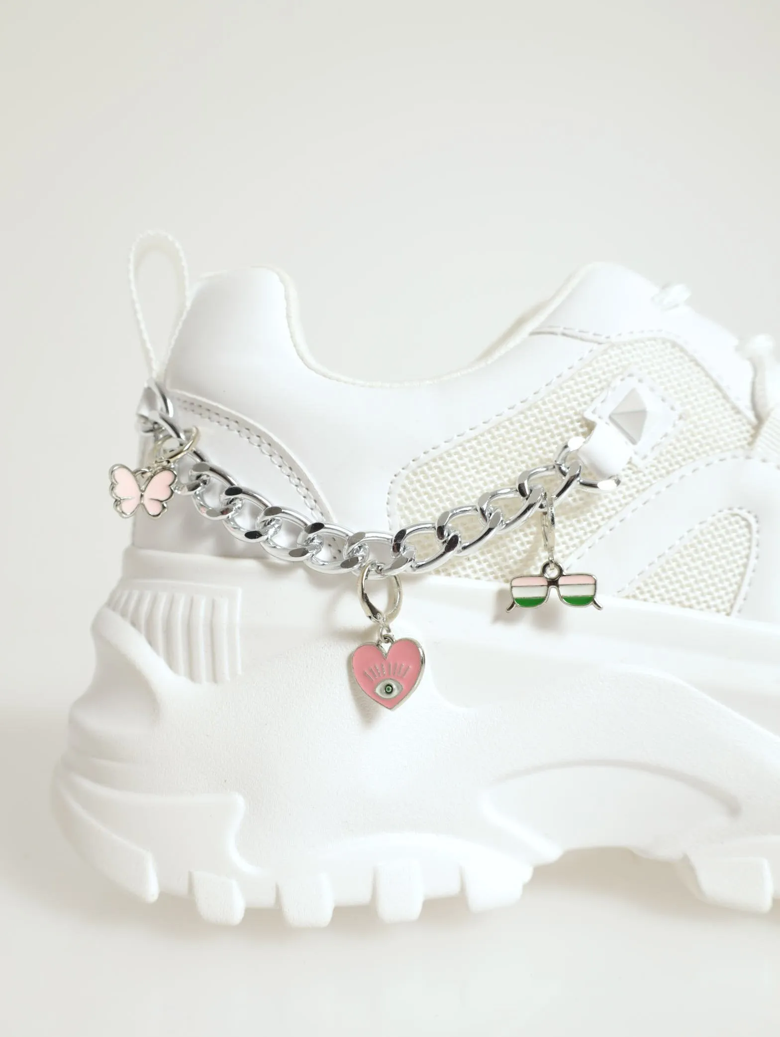 Major Chunky Low Top Chain Detail Sneaker - White