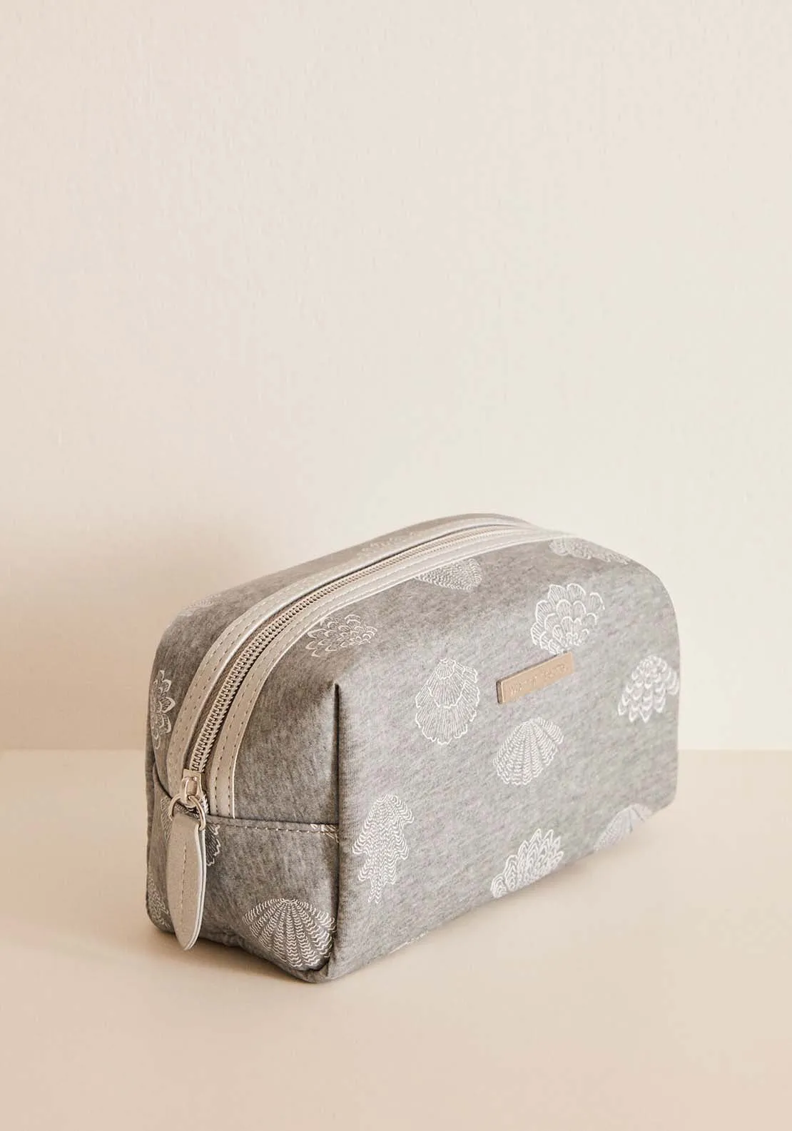 Medium-sized grey make-up case with stars in the sea - Grey