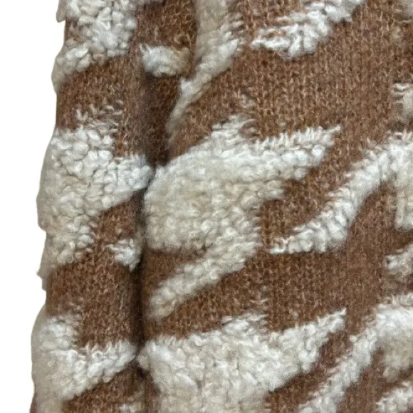 NWT Line &amp; Dot Houndstooth Plush Pullover Sweater Size M