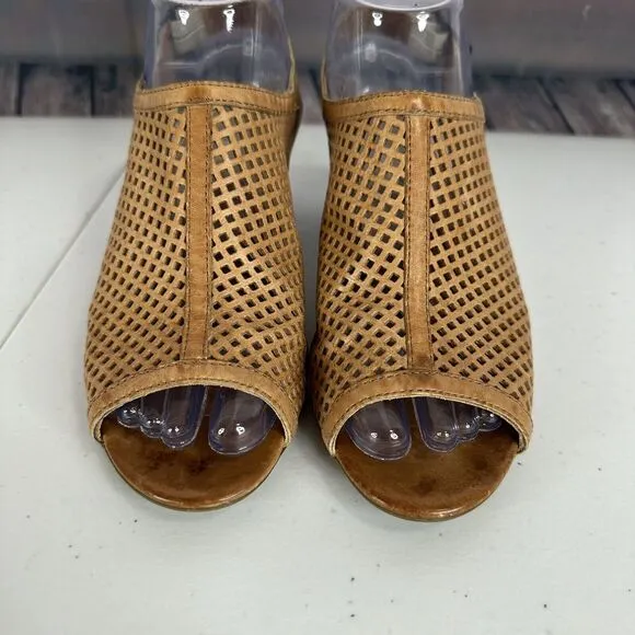 Paul Green Shoe Womens 6 Tan Leather Camel Perforated Lois Open Toe Sandal