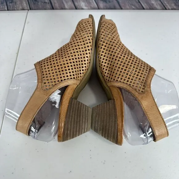 Paul Green Shoe Womens 6 Tan Leather Camel Perforated Lois Open Toe Sandal