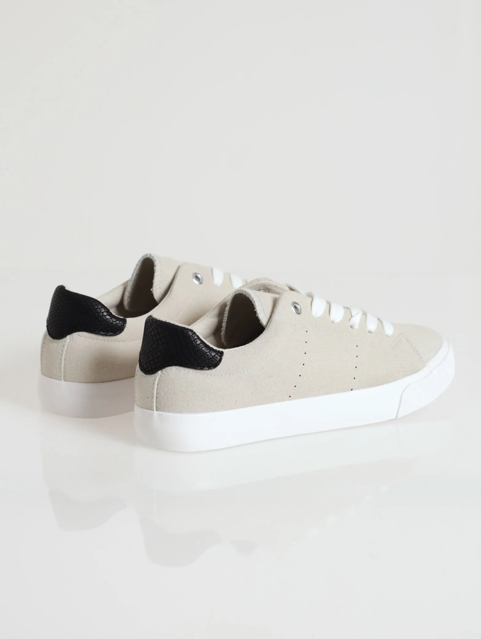 Plain Street Sneaker - Grey