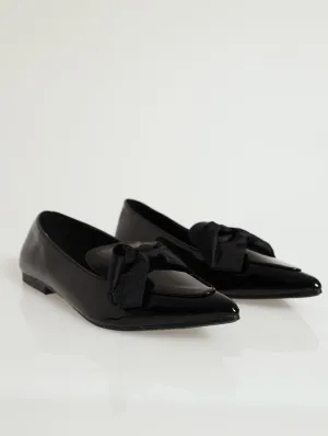 Pointed Loafer With Oversized Bow Detail - Black