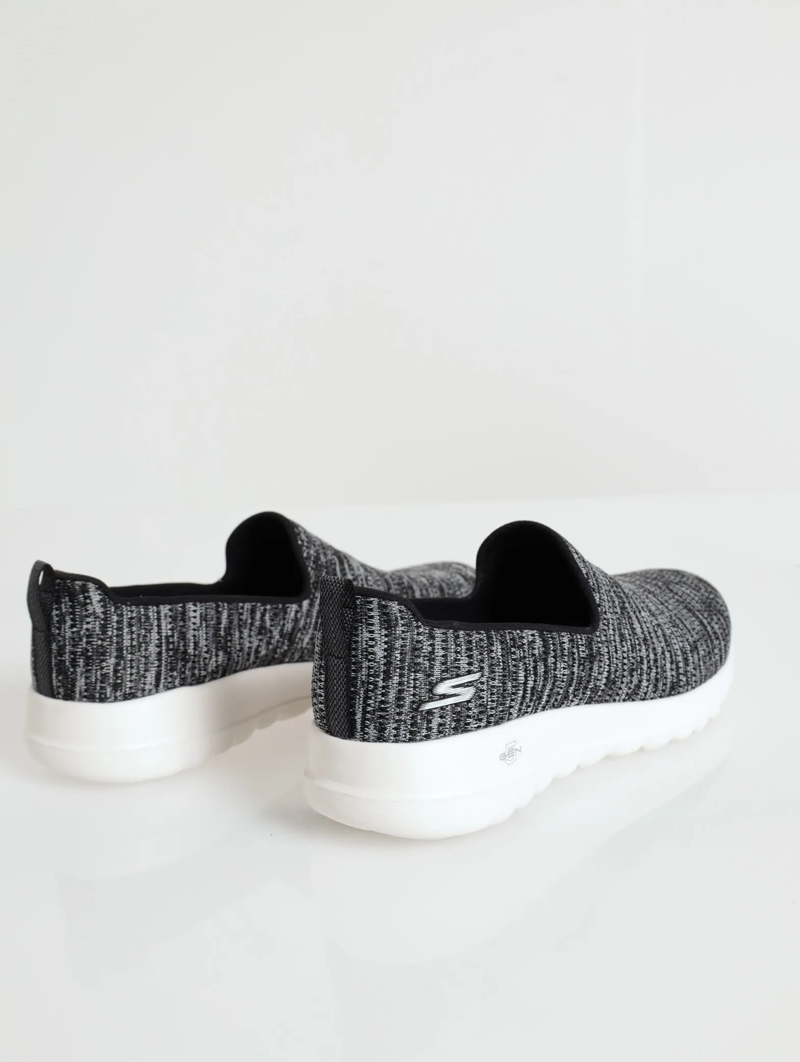 Push In Walking Shoe - Black/Grey