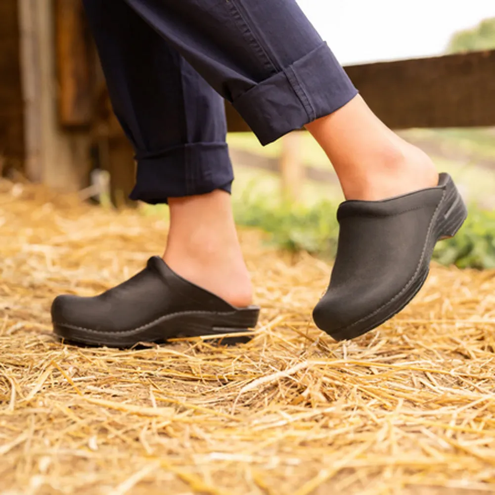 Sonja - Black Oiled Mule - 247-020202