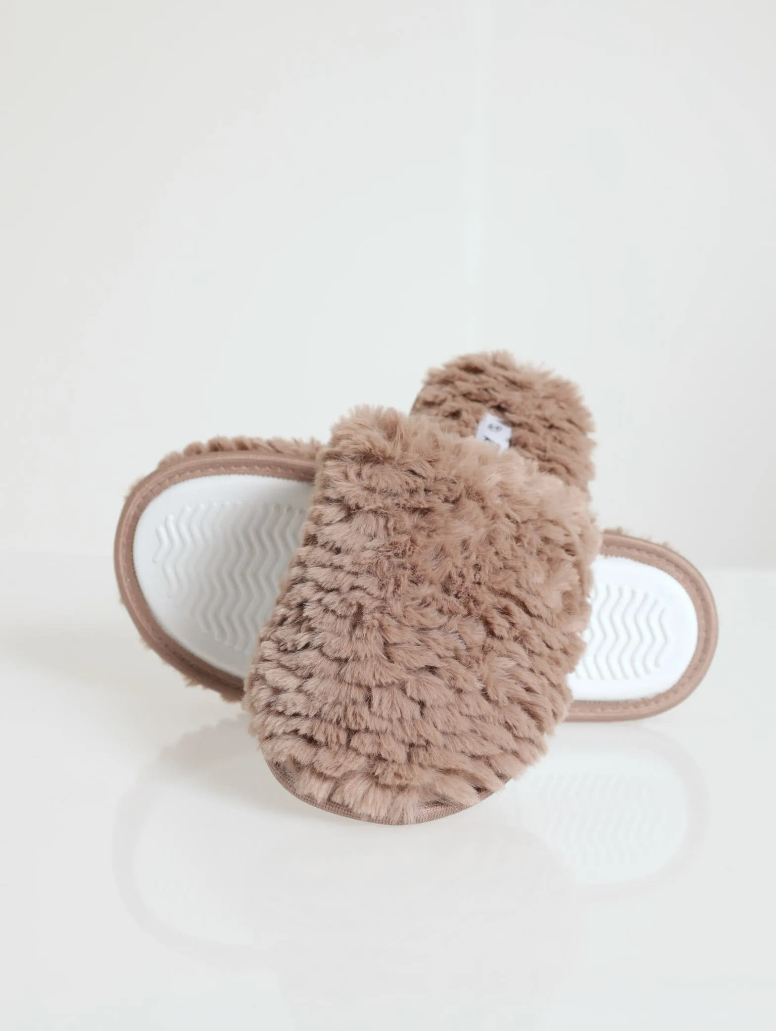 Waffel Fur Closed Toe Slipper - Oatmeal