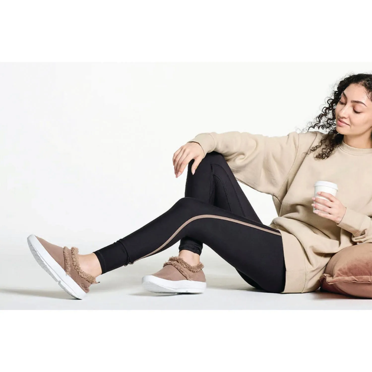 Women's OOFOS OOcoozie Low Chocolate Vegan Sherpa