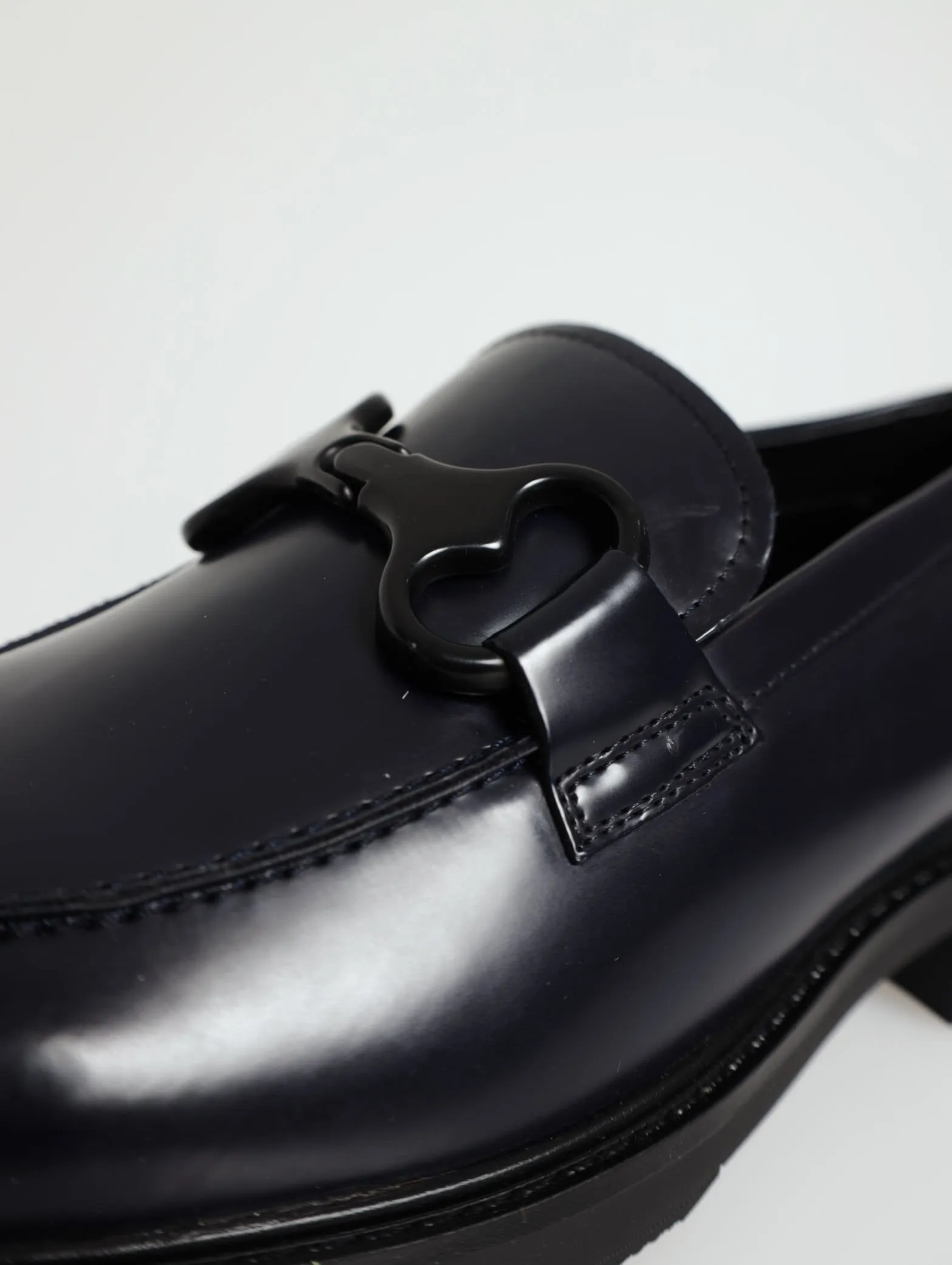 Woodward Mono Metal Trim Loafer - Navy